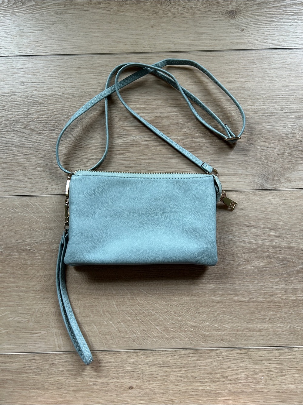 Jen & CoWomen's Crossbody Clutch Bag in Light Blue - Picture 1 of 5